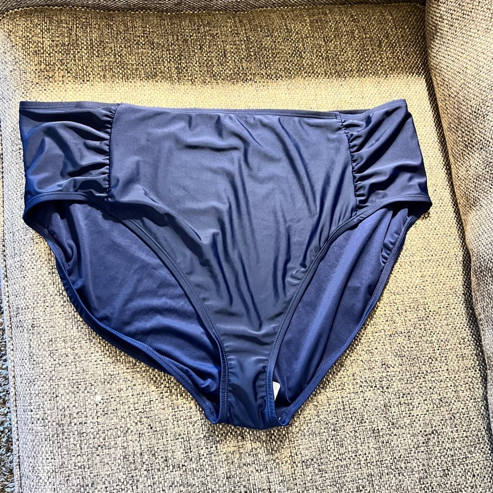 NWT Wave Zone rouged sides navy blue modest swim bottom